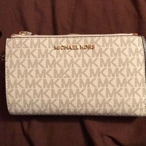 Brand New Double Zipper Michael Kors wristlet